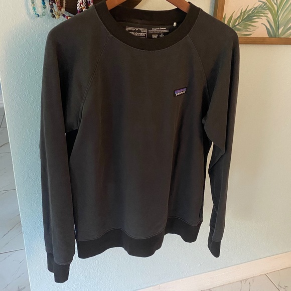 PATAGONIA- P-6 Label Organic Crew Sweatshirt - Picture 2 of 3